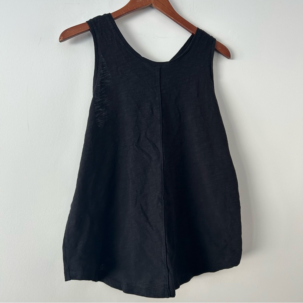 Lilla P|Round Hem Black Sleeveless Top sz Large - Picture 2 of 5